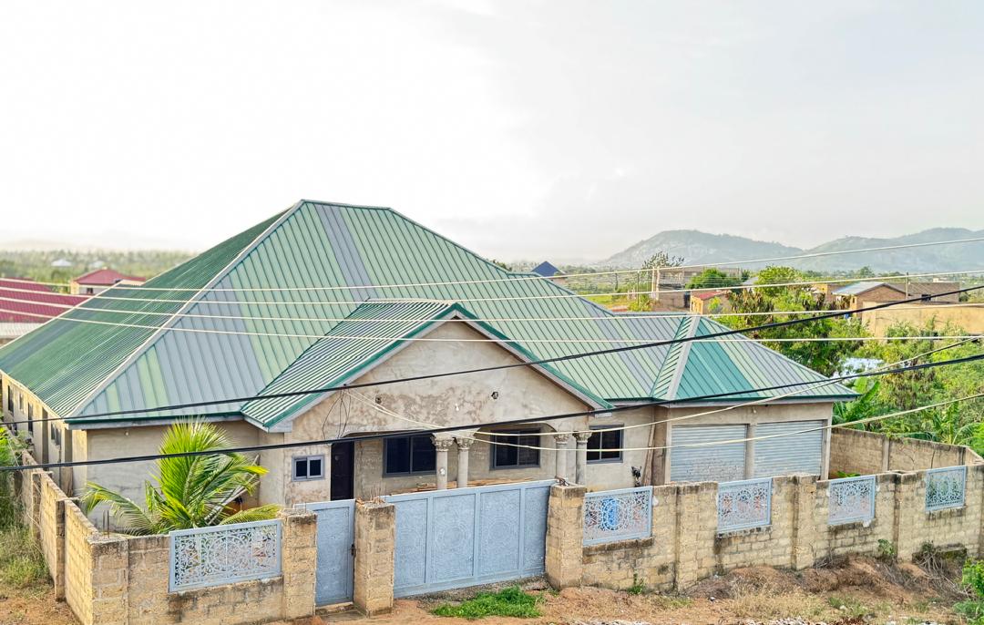 A single-storey Detached five (5) bedroom